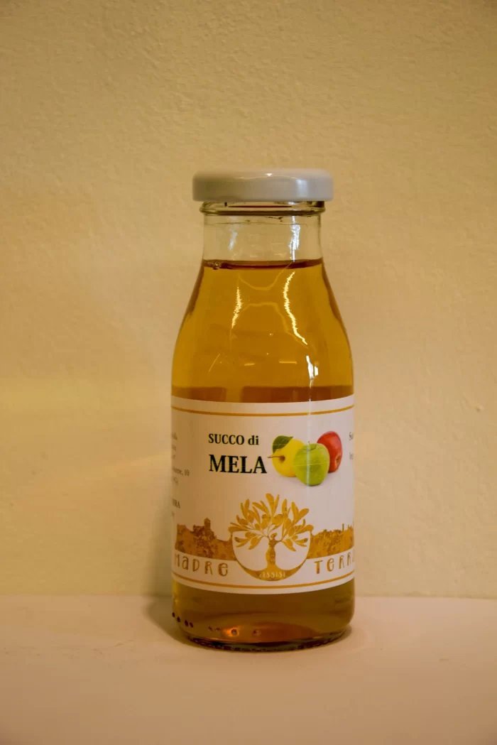 Succo di mela limpido
